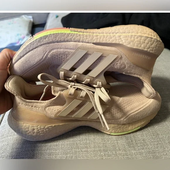 Adidas ultraboost Women’s Shoes Size 9.5 Taupe - Picture 7 of 14